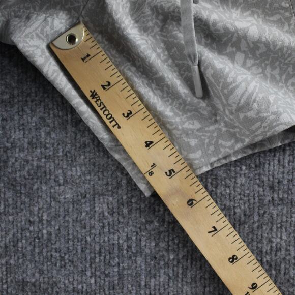 Lululemon Shorts Mens Large Bowline 5 Gray Ventlight Mesh Gym Running Workout - Picture 13 of 13